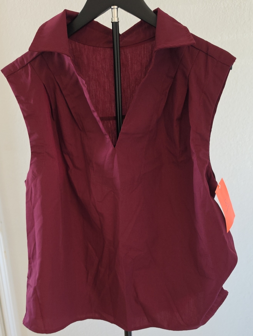 V-Neck Collared Sleeveless Blouse in Burgundy